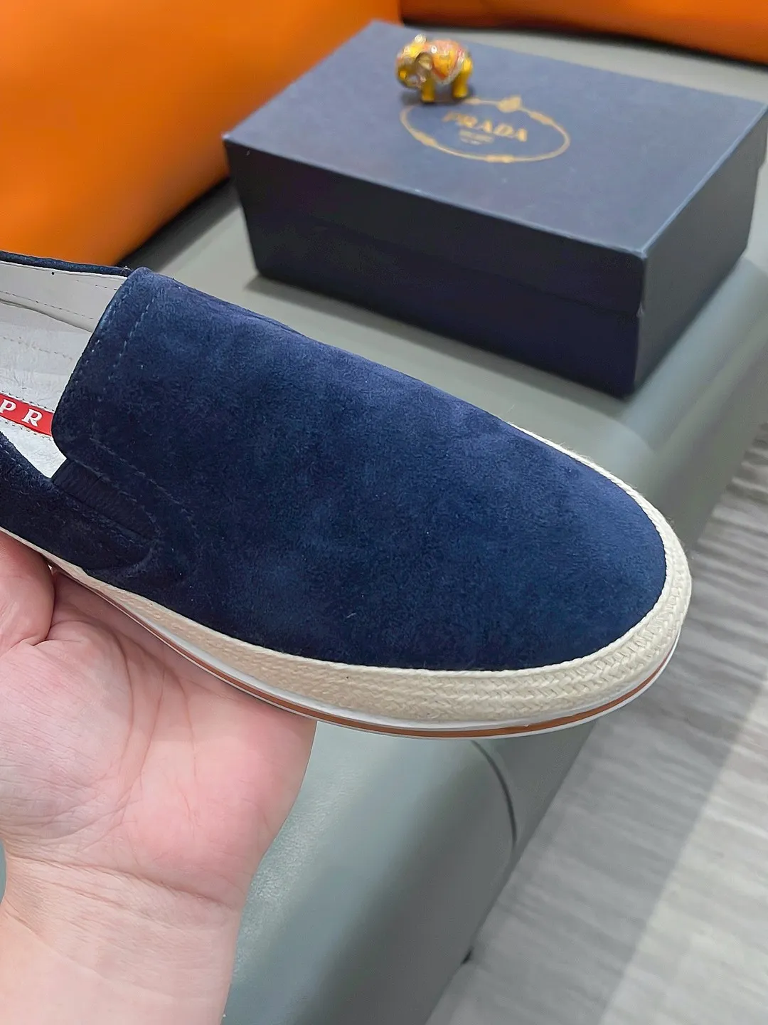 Men's shoes PRADA "Prada" P400 Regular size: 38-44 (slip-on shoes) Product materials: Selected cowhide upper, soft sheepskin foot pads, original factory special outsole.